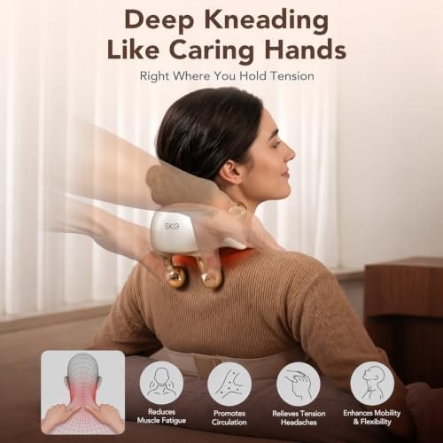 review-2-26 Close-up of the SKG H7 Ultra rolling massage heads and heat panel